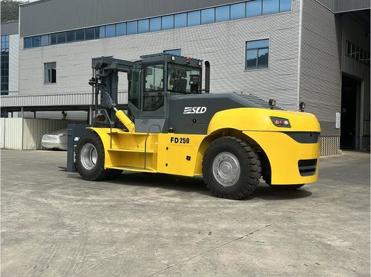 Camione elevatore con motore Yuchai o  e lunghezza di forcella 1800 mm