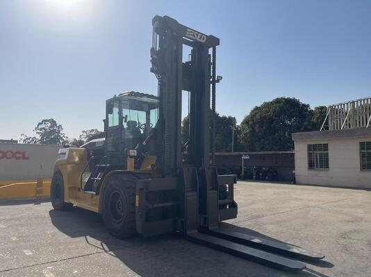 Carrello elevatore per carichi pesanti da 15000 kg, peso in servizio, opzioni personalizzate che offrono prestazioni e sicurezza nella movimentazione di materiali pesanti