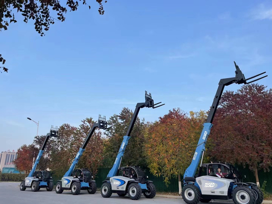 Caricatore telescopico 7m 14m 17m del carrello elevatore da 3 tonnellate con il motore diesel CUMMINS