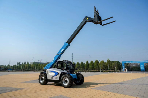 Carrello elevatore telescopico del carrello elevatore telescopico del terreno accidentato mini 4x4 2,5 tonnellate di altezza di elevazione di 6m