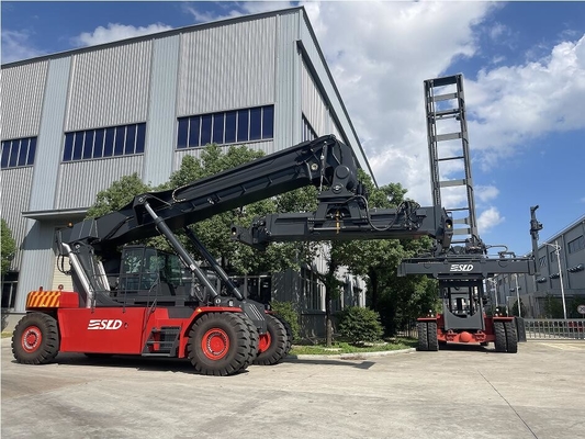 20ft & 40ft Cargo Container Stacker con motore Cummins ZF 5WG261 AUTO Transmission