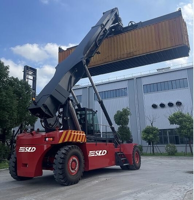 Stacker per la movimentazione di contenitori rossi con motore CUMMINS 45000kgs Capacità di carico ZF Trasmissione