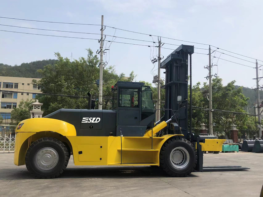 Camione elevatore a forchetta da 35 tonnellate con motore a turbocompressore
