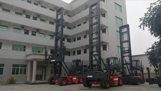 Carrello elevatore a forcale dell'operatore vuoto del contenitore