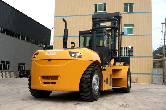 Manipolazione di contenitori di materiale carrello elevatore pesante 25 t 28 tonnellate con posizionatore a forcella