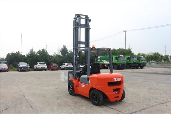 Carrello elevatore a forcale diesel di ISUZU Engine FD40 8k 4t con il morsetto della balla
