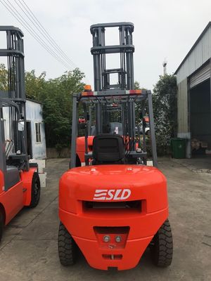 albero di 6m che solleva la macchina di 8k 4 Ton Pallet Diesel Forklift Truck