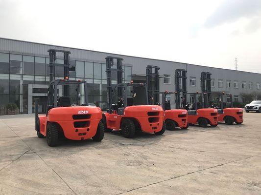FD70 5m 15000 libbre 7 Ton Diesel Powered Forklift dalla gomma solida