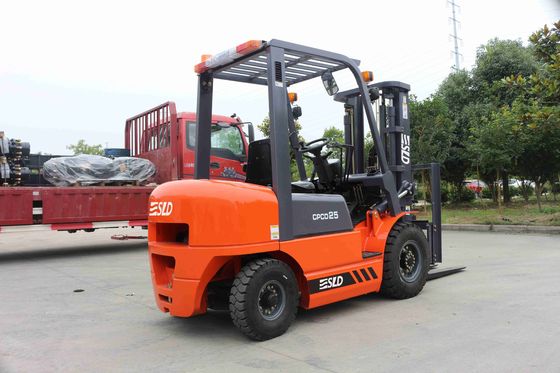 Sollevi il carrello elevatore a forcale diesel di altezza 3000mm con il dispositivo catalitico a tre corsie