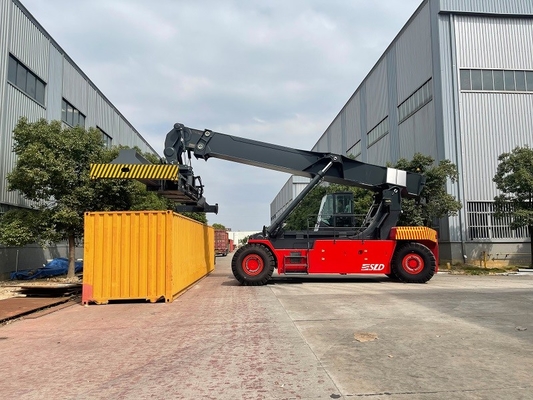 Container rosso pesante, con capacità di carico di 45000 kg